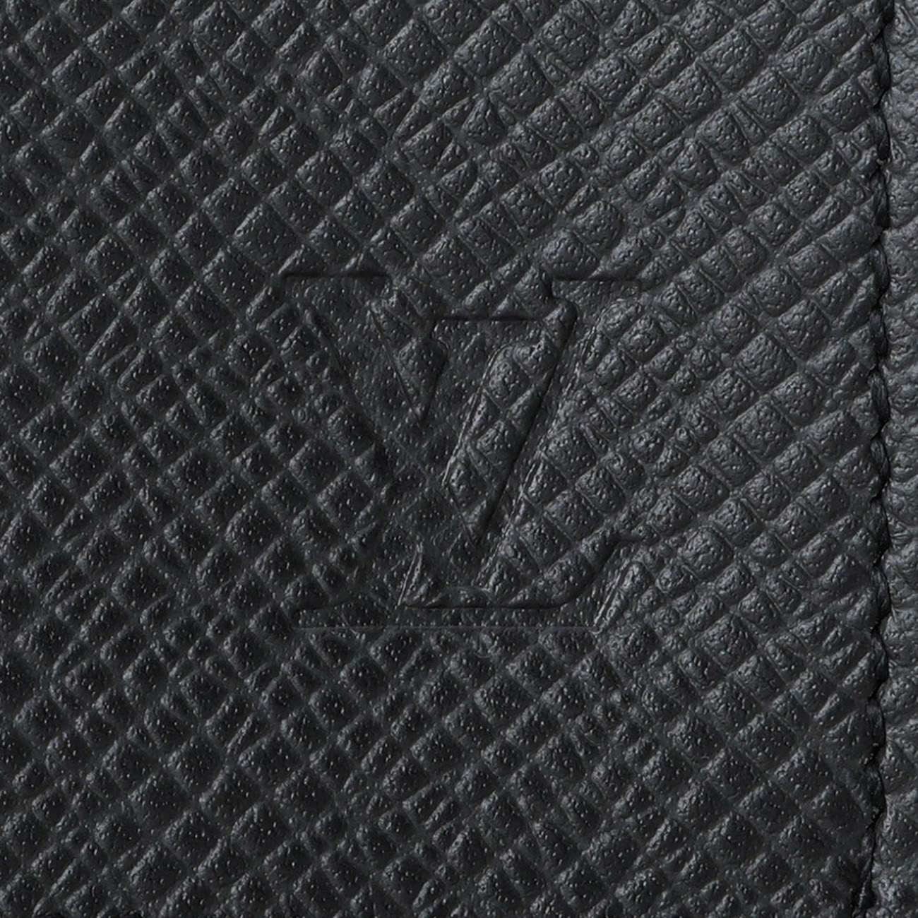 LOUIS VUITTON(USED)루이비통 타이가 장지갑